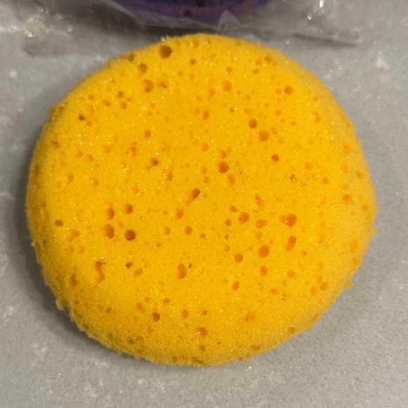 2 New Round Vintage Body Bath Sponges Purple (Skilcraft) & Yellow (No packaging) - Picture 5 of 6
